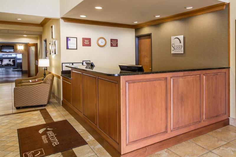 Mainstay Suites Madison - Monona Buitenkant foto